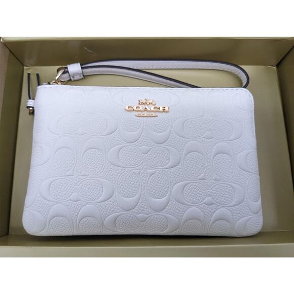 Coach C6879 Corner Zip Wristlet In Signature Leather - Picture 2 of 8